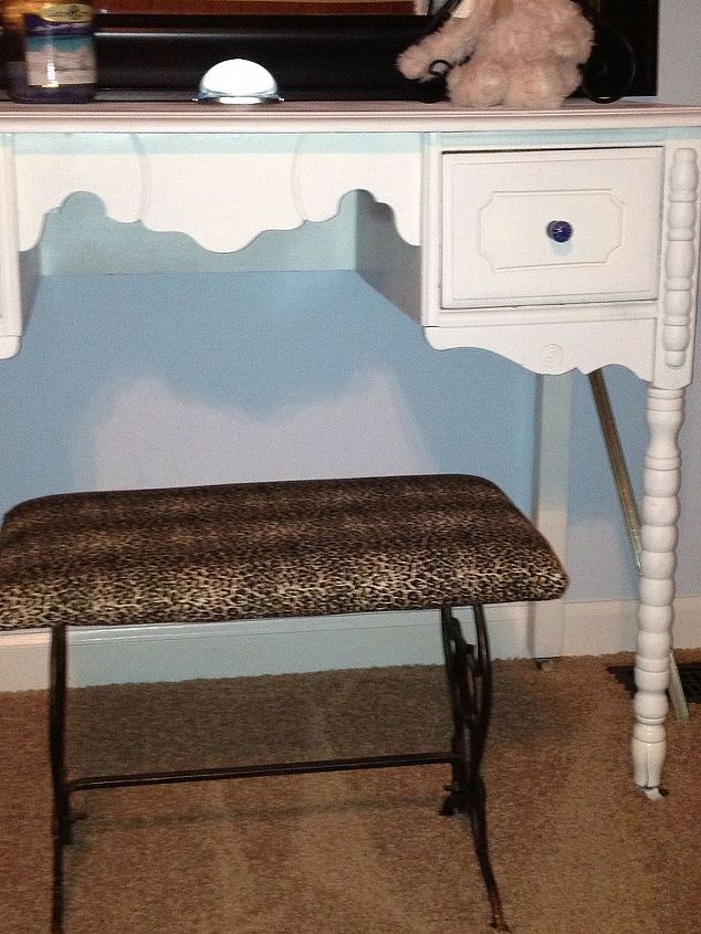 a 3rd vanity stool redo, painted furniture, All finished and ready for action