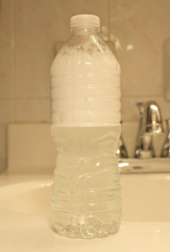 prueba rpida y barata para el agua dura, Agita la botella en rgicamente Si la espuma desaparece r pidamente lo m s probable es que el agua sea dura