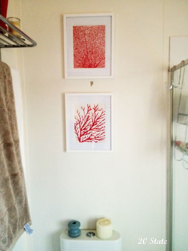 bathroom renovation, bathroom ideas, home decor, Coral prints from Etsy in super cheap Target frames