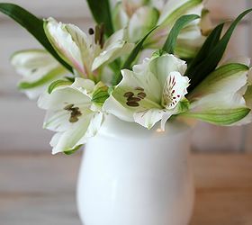 use a toothbrush holder as a vase, flowers, repurposing upcycling