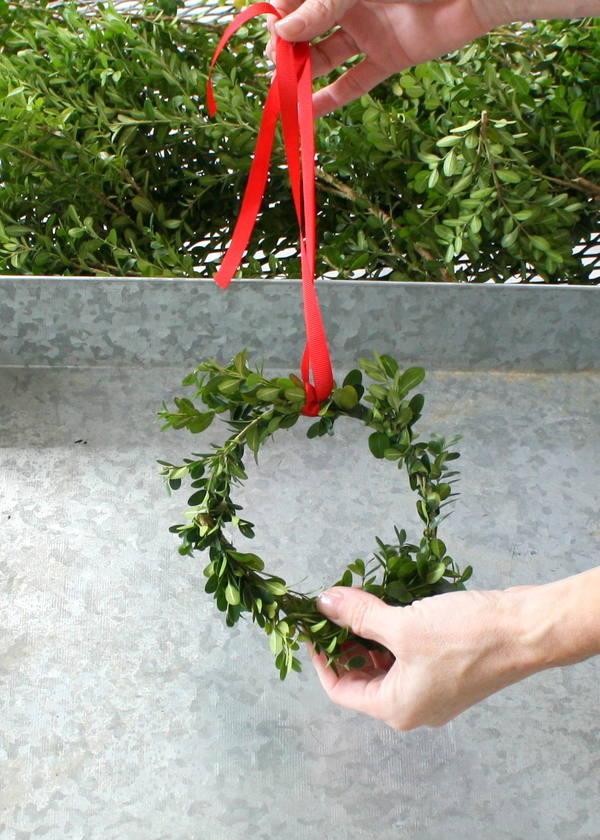 diy boxwood mini wreaths, crafts, seasonal holiday decor, Hang on a doorknob or any hook