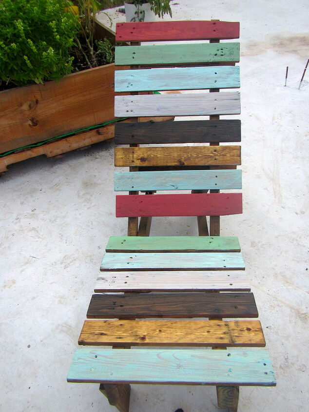 pallet into chair, painted furniture, pallet, repurposing upcycling