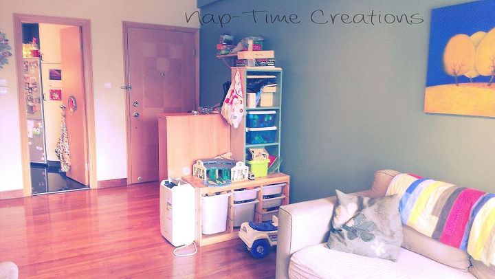 small home living, home decor, painted furniture, urban living, Our entry way and toy storage We keep the kids yous simple