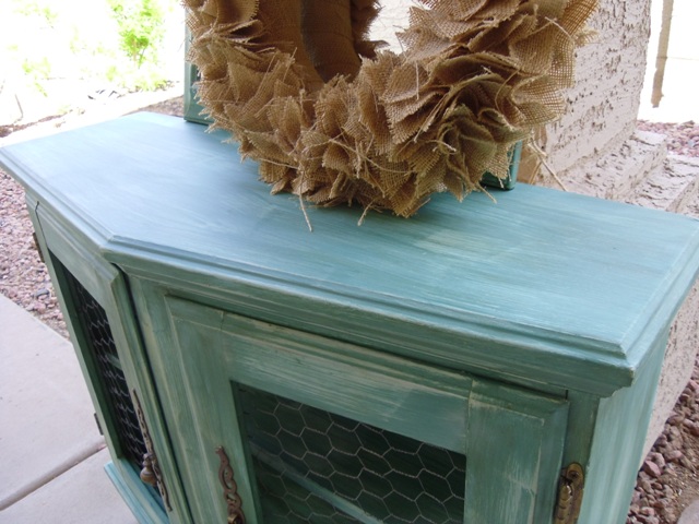 chicken wire cabinet, chalk paint, painted furniture