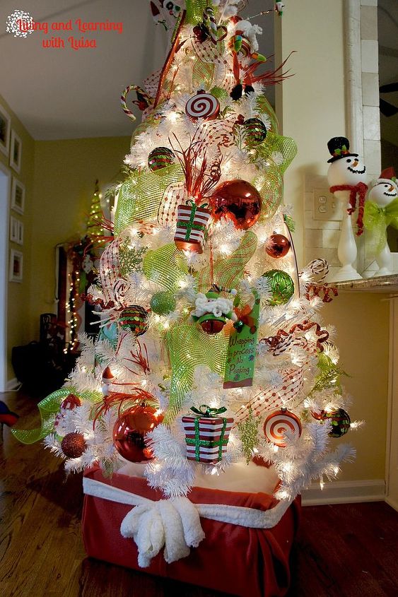 diy christmas tree stand, christmas decorations, seasonal holiday decor