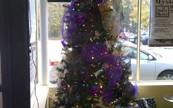 Theater & Art Themed Holiday Tree