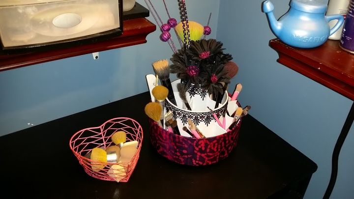 diy makeup brush holder, crafts, wreaths