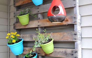DIY: Vertical Pallet Garden with Colorful Pots