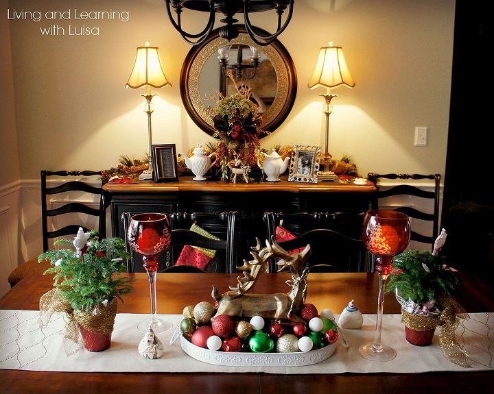 cheerfully festive christmas home, christmas decorations, seasonal holiday decor, Dining room