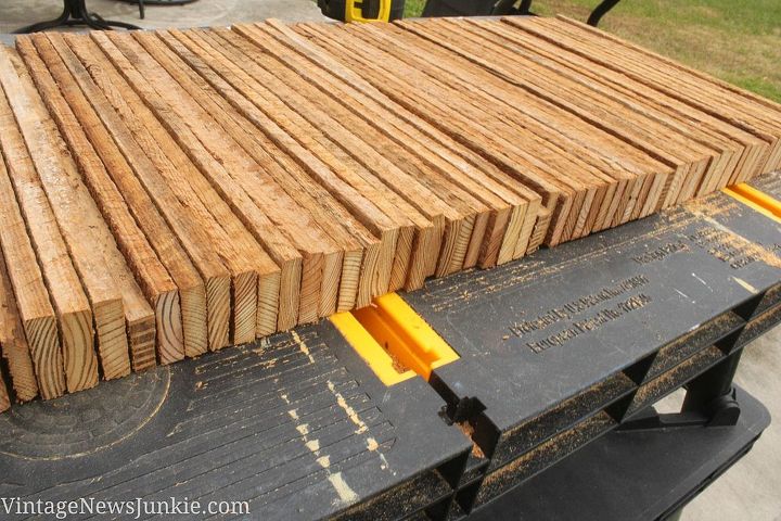 caminho de mesa diy de madeira de sucata tutorial em vdeo, Recolha a madeira e corte a no mesmo tamanho