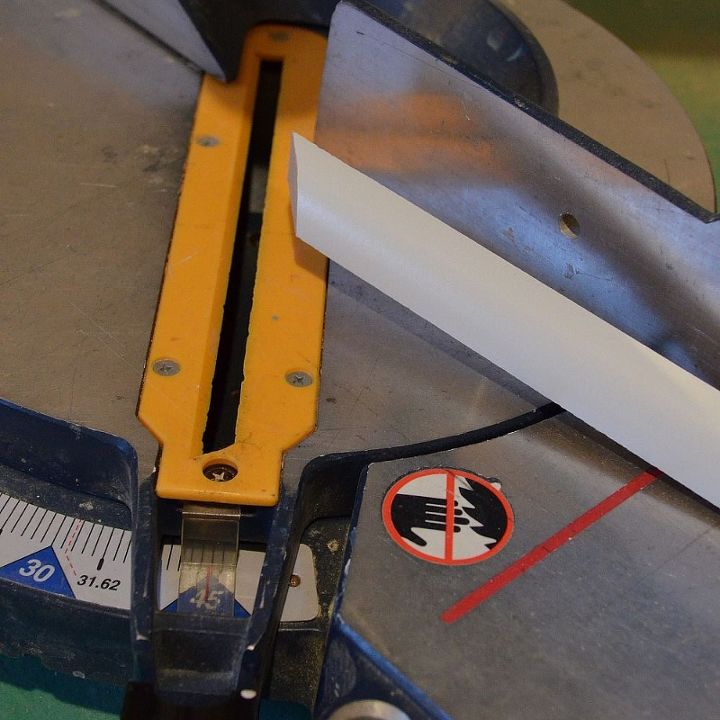 how to install 3 4 round moulding, diy, flooring, how to, paint colors, wall decor, woodworking projects, Measure and cut your pieces of moulding For angled cuts adjust the saw to 45 degree angles opposite angles for pieces that meet in the corner