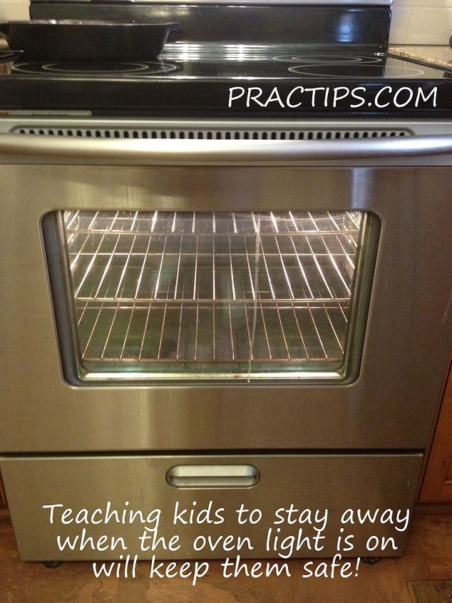 keeping kids away from a hot oven, appliances, Teaching kids to stay away when the oven light is on will keep them safe