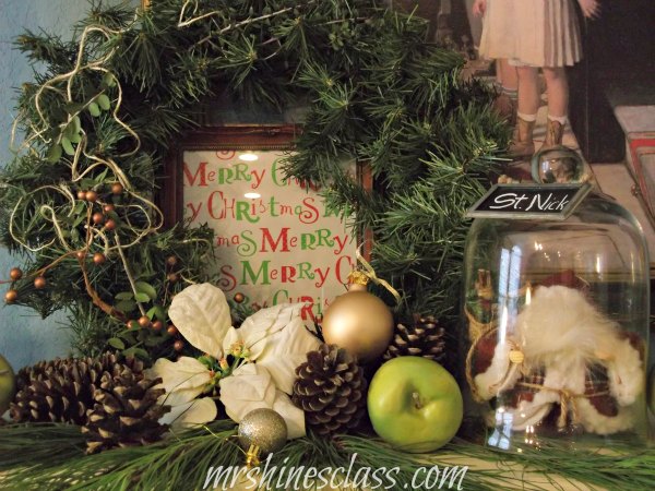 christmas in the living room, christmas decorations, living room ideas, seasonal holiday decor, I used a mix of natural and faux elements in the mantel decor