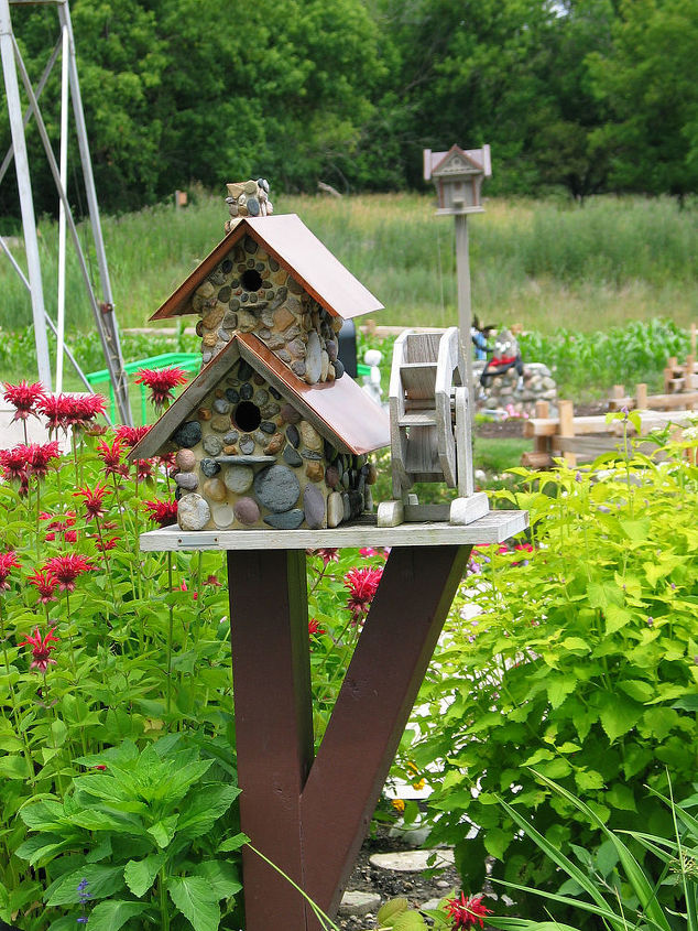 placing birdhouses in the garden, flowers, gardening, Home made posts can let you add even more character and color than traditional store bought designs