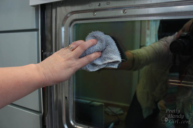 how to clean inside your oven door, appliances, cleaning tips, While the inner glass is exposed clean that as well