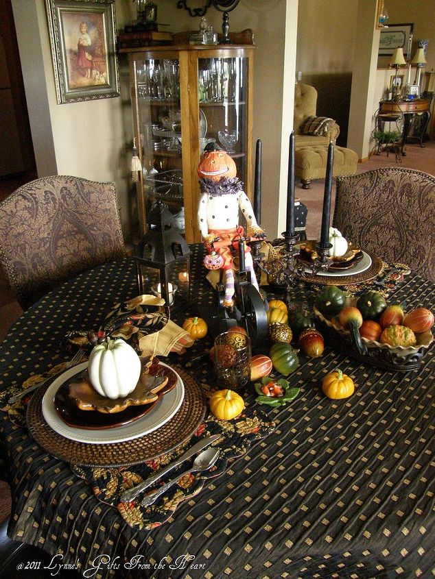 dinner with pumpkin paul harvey, living room ideas, seasonal holiday decor