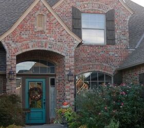 make it pretty monday features, curb appeal, home decor, painted furniture, seasonal holiday decor, Home Exterior Update from