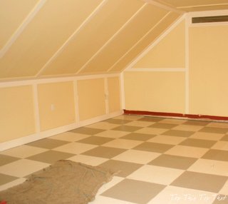 nuestra primera renovacin de la cocina, Arranqu la alfombra y el azulejo y pint el suelo