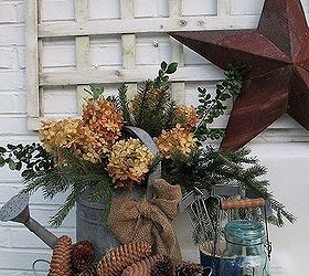 decoracin navidea de invierno, Jardinera de invierno verduras frescas galvanizado y flores de hortensia secas
