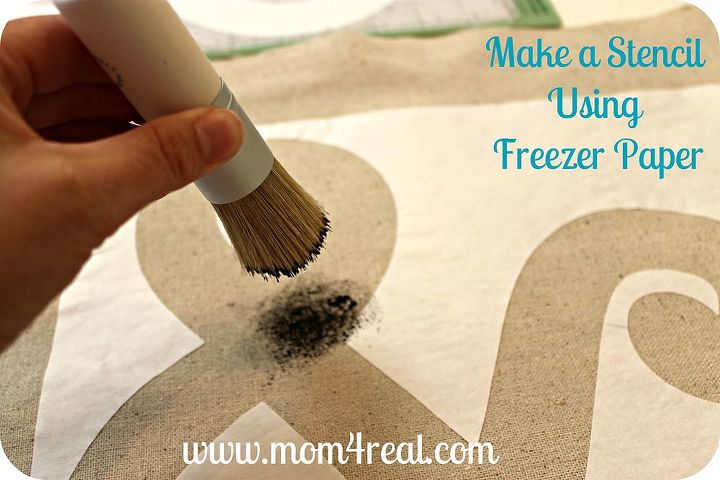 faa e molde uma almofada com papel para congelamento, Pinte o tecido com um pincel de est ncil