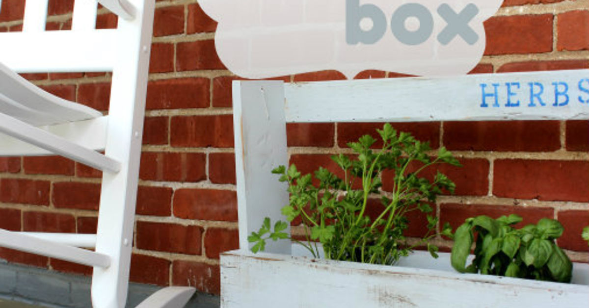 DIY Pallet Planter | Hometalk