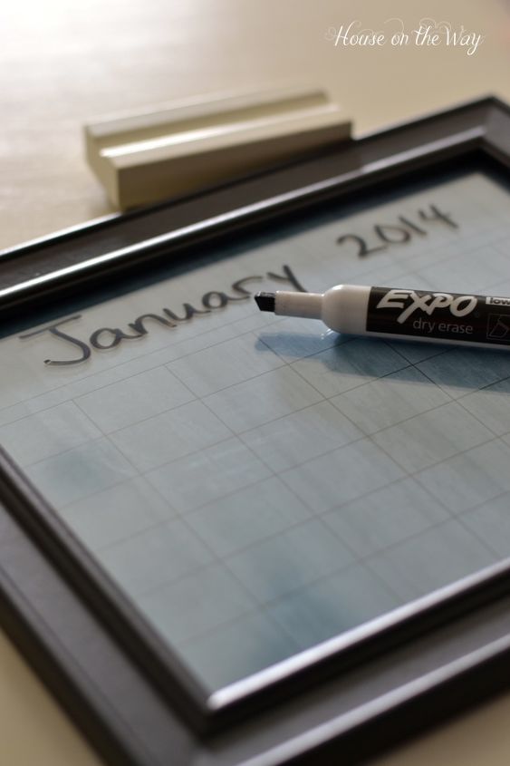 calendario con marco de borrado en seco diy, Escribe directamente en el cristal con un rotulador de borrado en seco