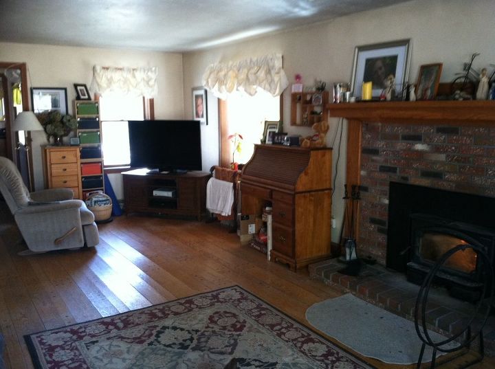 please help with furniture placement ideas, The tv in the corner with a large picture window next to it Hubby thinks where the desk is would be too hot for the tv right next to the stove