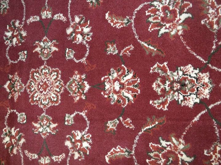q necesito ayuda para elegir una alfombra para un sofa rojo liso, 2