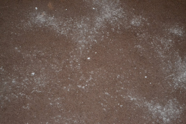 homemade carpet powder, cleaning tips, flooring, Just sprinkle it on the carpet let it sit for a few minutes and vacuum it all up