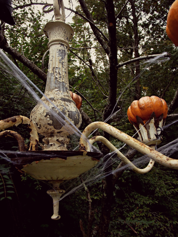 spooky outdoor halloween decor, halloween decorations, seasonal holiday d cor