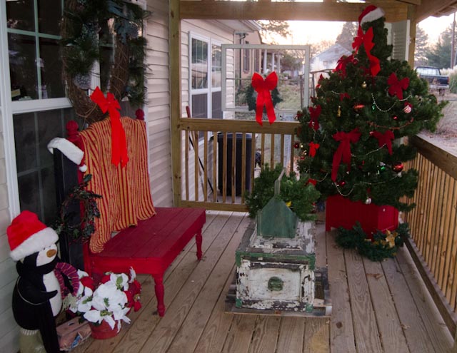 outside decorating, outdoor living, porches, seasonal holiday decor, Red is a favored accent color