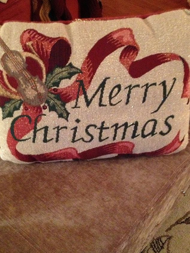 christmas at our house, christmas decorations, seasonal holiday decor, A pillow on the bench