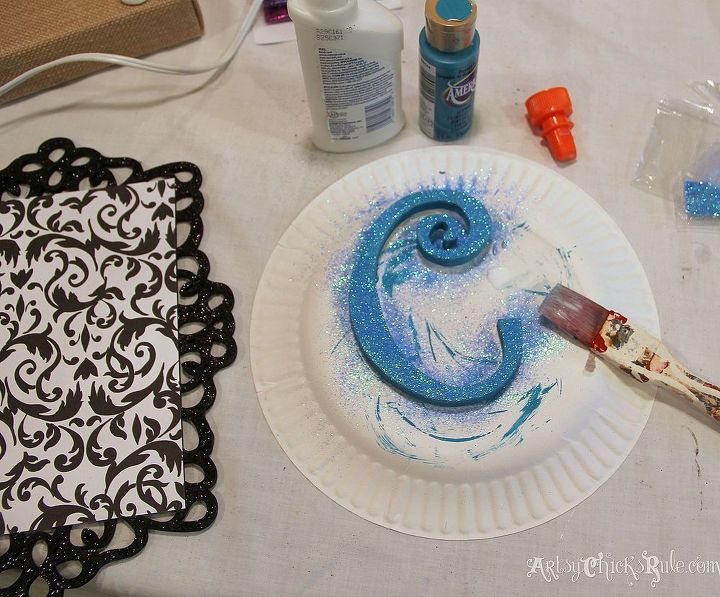 festa no pinterest de michael e hometalk monograma de serapilheira, Quadro montado Monograma pintado em turquesa e polvilhado com glitter turquesa
