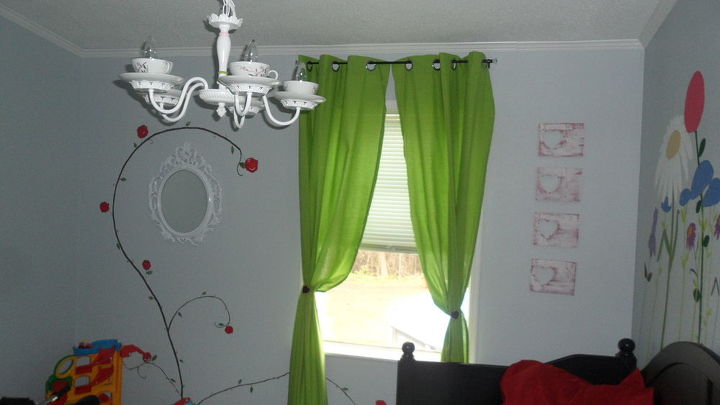 alice in wonderland inspired bedroom, bedroom ideas, home decor, painting, wall decor