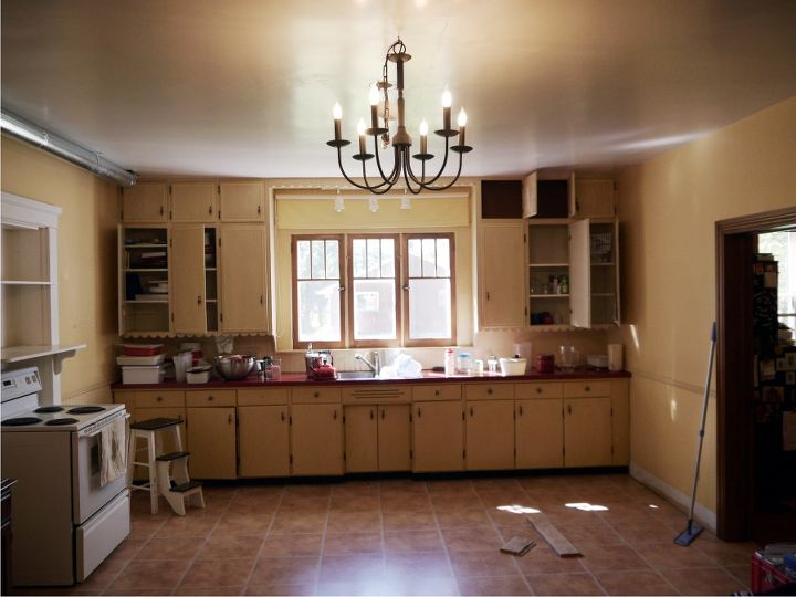 kitchen renovation in 1918 farmhouse, home decor, kitchen backsplash, kitchen design, living room ideas, Before 1950 s disfunctional cabinets all on one wall No ventilation and old uninsulated windows and walls