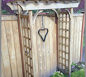dressing up the gate, fences, outdoor living