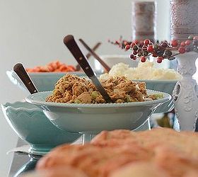 simple thanksgiving table, seasonal holiday d cor, thanksgiving decorations, Uniform colored serving ware makes for a lovely buffet
