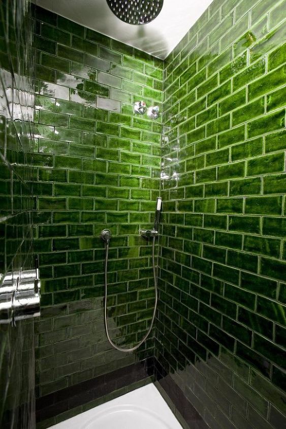 The Hotel Praktik Rambla in Barcelona has a very Slytherin-like shower for guests to