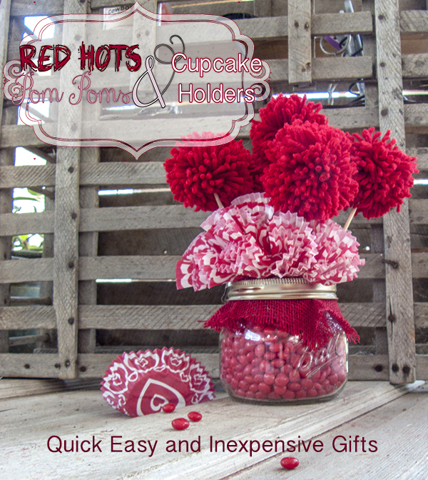 red hots pompons e suportes para cupcakes presentes de dia dos namorados, Este um presente r pido f cil e barato que qualquer um gostaria de receber