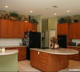 painted kitchen cabinets, home decor, kitchen cabinets, kitchen design, Kitchen cabinets before my husband redid them