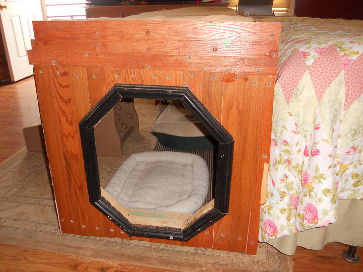 dog beds, repurposing upcycling, woodworking projects, Left Entry The black accent enhances the hexagon shape