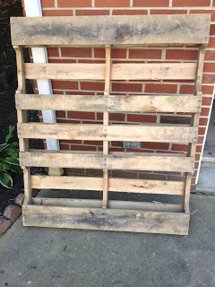 pallet makeover, thanksgiving decorations, Take this old thing and transform it