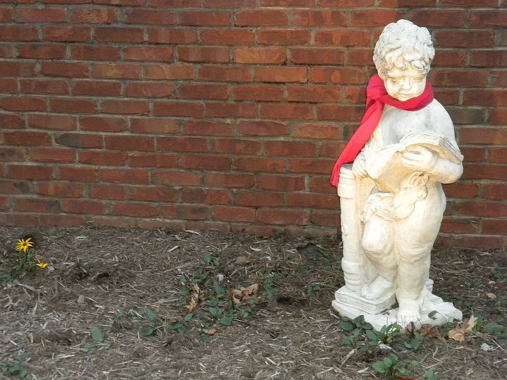 christmas past a home garden tour, christmas decorations, curb appeal, seasonal holiday decor, Garden statuary in winter