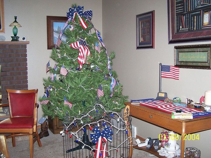 holiday trees 2013, easter decorations, patriotic decor ideas, seasonal holiday d cor, In Memory of my Uncle a Marine whose Memorial Service is next week Memorial Day and 4th of July Wrought Iron piece will go outside later These pictures don t do it justice lights make it beautiful