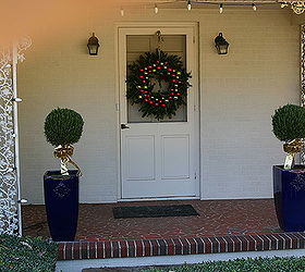 looking for an easy way to dress up your front porch for the holidays and beyond i, curb appeal, outdoor living, porches, Rosemary topiaries and wreath