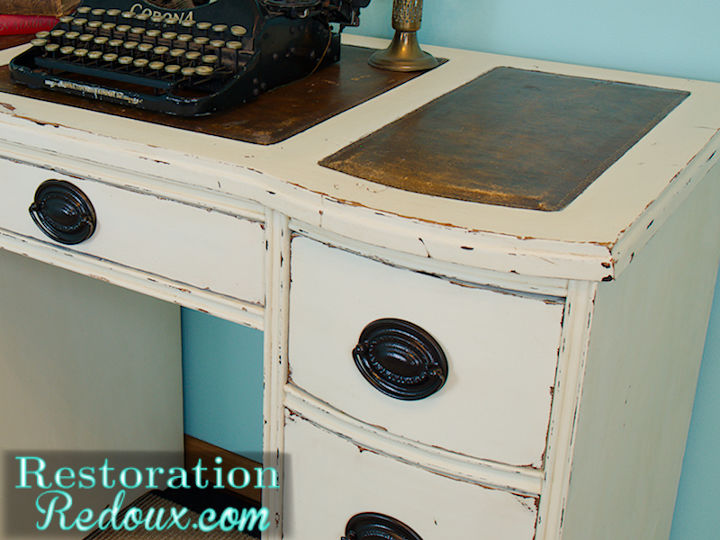 secretria vintage pintada com giz marfim
