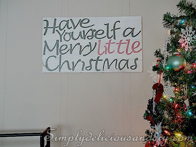 christmas decorating 2012, christmas decorations, seasonal holiday decor, Made this sign out of an old drawer bottom http tinyurl com botomwf