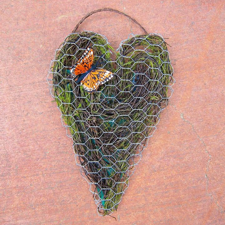 chicken wire heart door decor, crafts, repurposing upcycling, wreaths