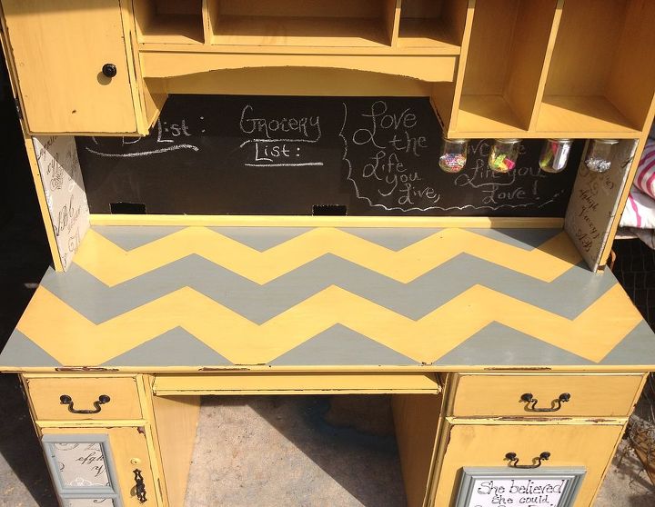 yard sale desk rescue, chalkboard paint, painted furniture, painting