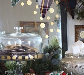 woodsy glam christmas home tour, christmas decorations, seasonal holiday decor, wreaths, Don t you love all the fun gold dots